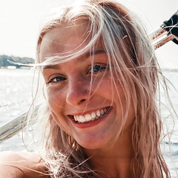 Meet your Posher, Madison - Picture 1 of 1